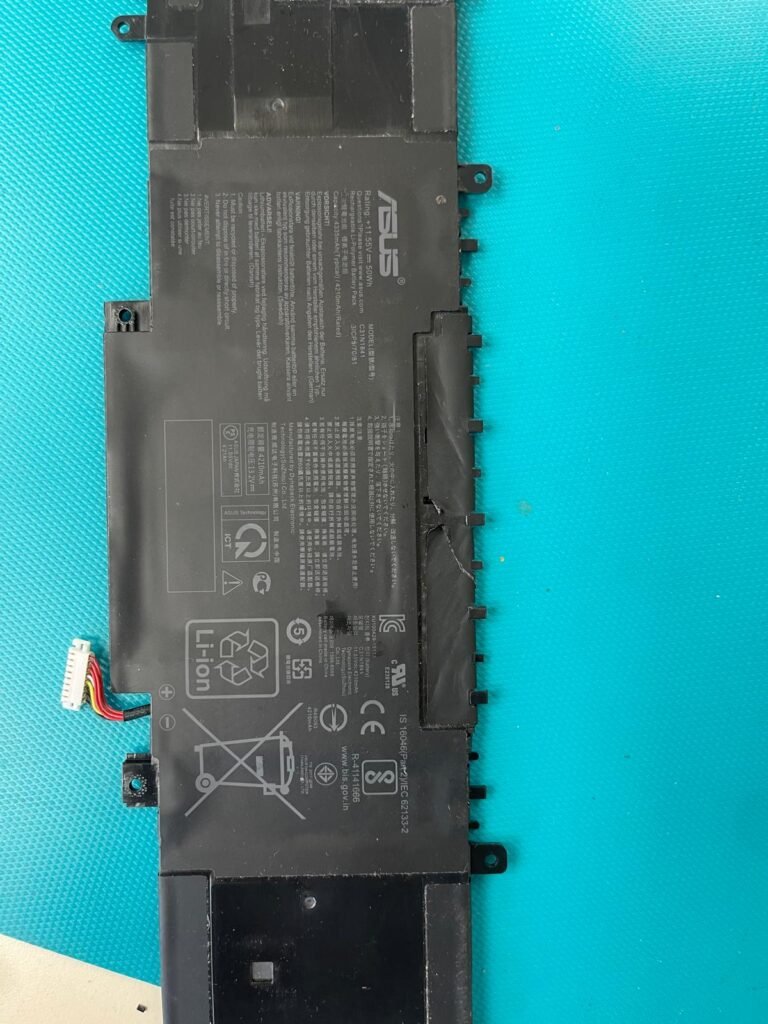 Laptop battery replacement in Windsor